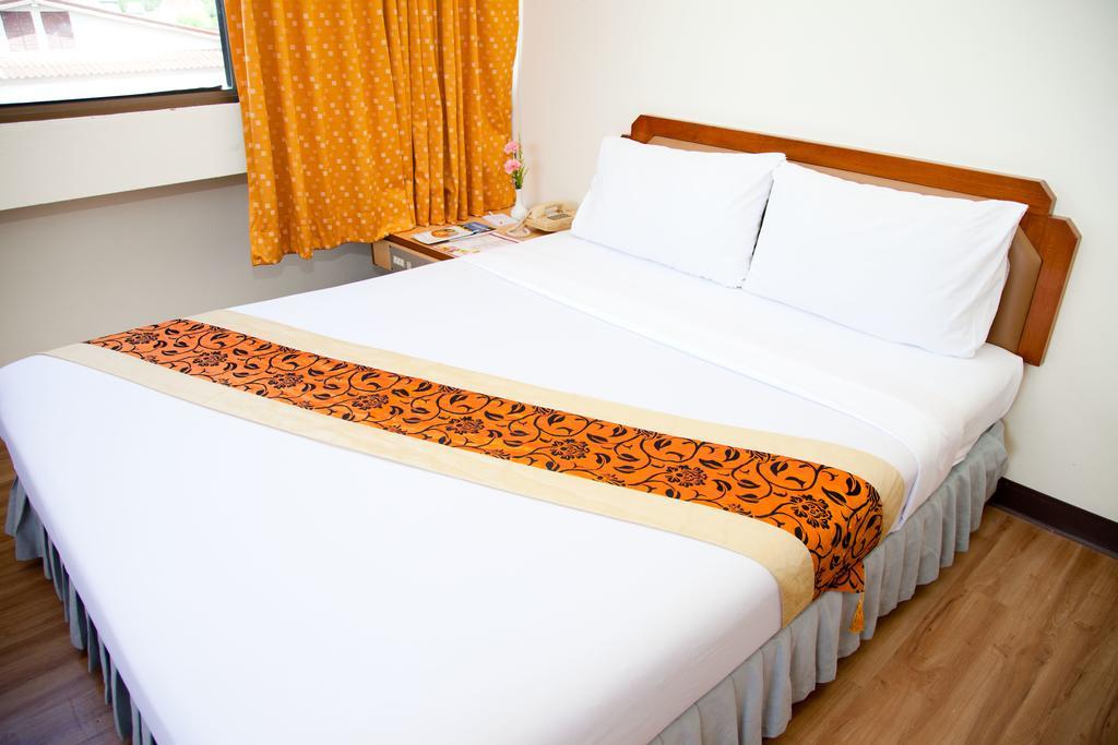 Thumrin Hotel Trang Zimmer foto